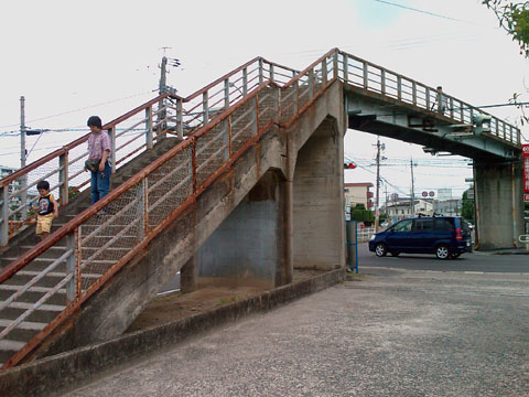 日本初の歩道橋